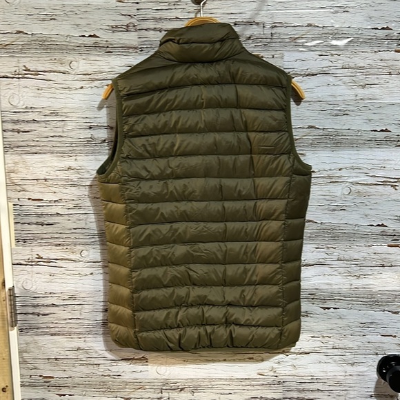Joe fresh army green puffer vest size small - Picture 7 of 8